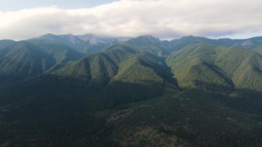 Bulgaristan 'ın Bansko kenti yakınlarındaki Pirin Dağı' nın şaşırtıcı hava manzarası