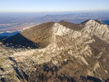 Balkan Dağları ve Vratsata Geçidi 'nin İnanılmaz Sonbahar Manzarası, Bulgaristan