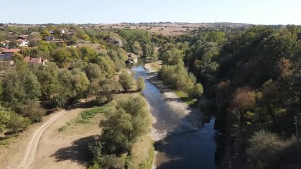 Fantastisk Flygfoto Över Vit Floden Passerar Nära Byn Aglen Lovech — Stockvideo