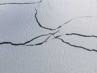 Bulgaristan 'ın Pazardzhik Bölgesi, buzla kaplı Batak Barajı' nın kış manzarası