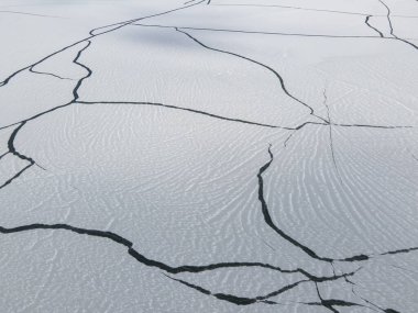 Bulgaristan 'ın Pazardzhik Bölgesi, buzla kaplı Batak Barajı' nın kış manzarası