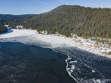 Bulgaristan 'ın Pazardzhik bölgesinin Golyam Beglik Baraj Havalimanı manzarası