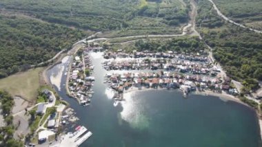 Bulgaristan 'ın Burgaz kenti yakınlarındaki Chengene Skele' nin hava manzarası - Balıkçı Köyü (Ribarsko Selishte) 