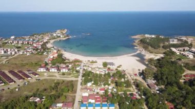 Bulgaristan 'ın Burgaz Bölgesi Arapya plajı yakınlarındaki Karadeniz kıyılarının hava manzarası 