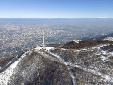 Vitosha Dağı 'nın hava kışı manzarası, Sofya Şehri, Bulgaristan