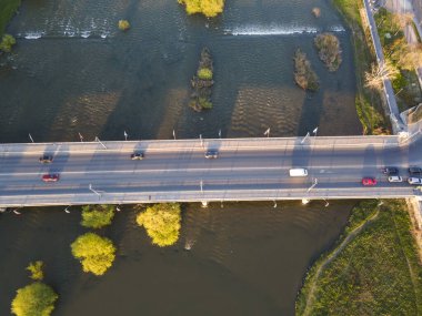 Bulgaristan 'ın Filibe kenti Maritsa nehri ve panoramasının şaşırtıcı hava manzarası