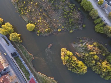 Bulgaristan 'ın Filibe kenti Maritsa nehri ve panoramasının şaşırtıcı hava manzarası