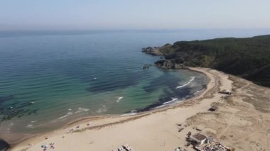 Bulgaristan 'ın Burgaz Bölgesi' nin Rezovo kasabası yakınlarındaki Silistar plajının hava manzarası 
