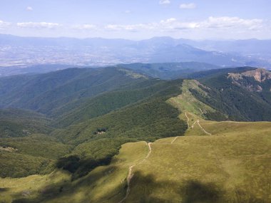 Bulgaristan 'ın Blagoevgrad bölgesindeki Belasitsa Dağı' nın şaşırtıcı hava manzarası