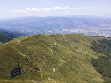Bulgaristan 'ın Blagoevgrad bölgesindeki Belasitsa Dağı' nın şaşırtıcı hava manzarası