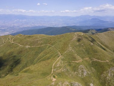 Bulgaristan 'ın Blagoevgrad bölgesindeki Belasitsa Dağı' nın şaşırtıcı hava manzarası