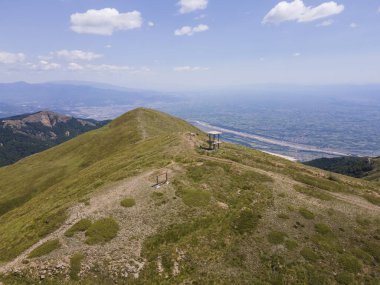 Bulgaristan 'ın Blagoevgrad bölgesindeki Belasitsa Dağı' nın şaşırtıcı hava manzarası