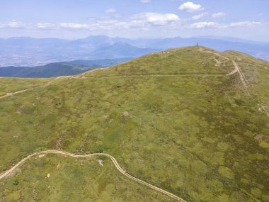 Bulgaristan 'ın Blagoevgrad bölgesindeki Belasitsa Dağı' nın şaşırtıcı hava manzarası