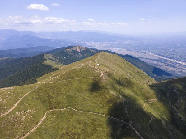 Bulgaristan 'ın Blagoevgrad bölgesindeki Belasitsa Dağı' nın şaşırtıcı hava manzarası