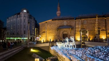 PLOVDIV, BULGARIA - 18 ARALIK 2023: Bulgaristan 'ın Filibe kentinin şaşırtıcı Sunset Manzarası