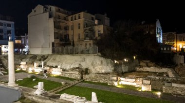 PLOVDIV, BULGARIA - 18 ARALIK 2023: Bulgaristan 'ın Filibe kentinin şaşırtıcı Sunset Manzarası