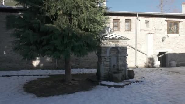 Vista Invierno Del Monasterio Medieval Bachkovo Dormición Madre Dios Bulgaria — Vídeos de Stock