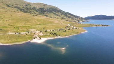 Belmeken Barajı 'nın Havadan Yaz manzarası, Rila dağı, Bulgaristan