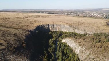Bulgaristan 'ın Altın Panega Nehri boyunca Iskar Panega Geopark' ın hava manzarası
