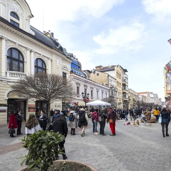 Plovdiv Bulgária Dezembro 2023 Ppessoas Andando Rua Pedonal Central Knyaz — Fotografia de Stock
