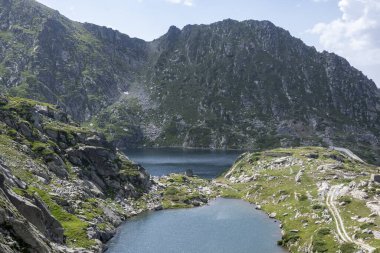 Bulgaristan 'ın Kalin zirvesi yakınlarındaki Rila Dağı' nın İnanılmaz Yaz Manzarası