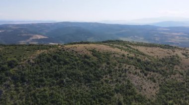 Rudina Dağı, Pernik Bölgesi, Bulgaristan 'ın İnanılmaz Yaz Manzarası