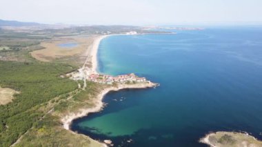 Bulgaristan 'ın Burgaz Bölgesi, Arkutino plajının şaşırtıcı hava manzarası 