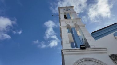 Saint Nicholas Manastırı Porto Lagos, Doğu Makedonya ve Trakya, Yunanistan 'daki iki adada yer almaktadır.
