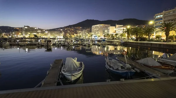 KAVALA, GREECE - 27 Aralık 2023: Kavala, Doğu Makedonya ve Trakya 'nın Costal Caddesi' nin Günbatımı Panoraması, Yunanistan