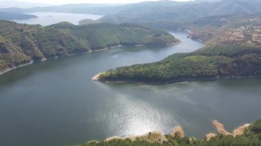 Bulgaristan 'ın Kardzhali Barajı ve Arda Nehri' nin şaşırtıcı manzarası