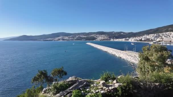 카발라 마케도니아와 트라키아 그리스 도시의 해안선의 파노라마 — 비디오