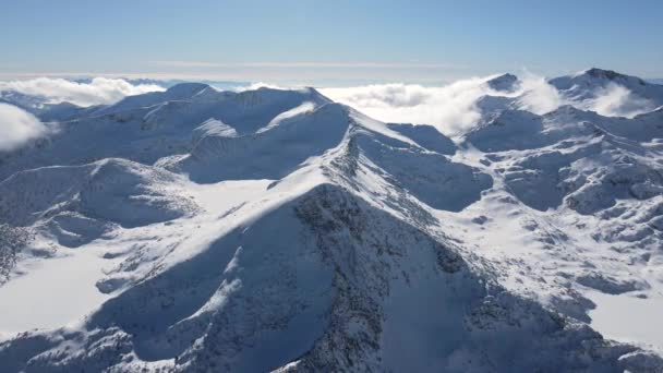 Erstaunliche Luftaufnahme Des Pirin Gebirges Der Nähe Von Polezhan Und — Stockvideo