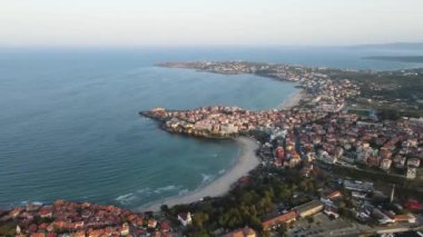 Bulgaristan 'ın Burgaz Bölgesi' nin eski Sozopol kentinin hava gün batımı manzarası