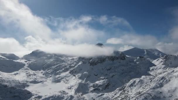 Vista Aérea Surpreendente Inverno Montanha Pirin Perto Pico Dzhangal Bulgária — Vídeo de Stock
