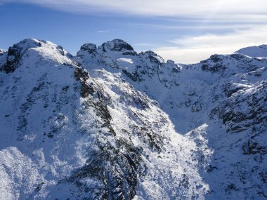 Bulgaristan 'ın Malyovitsa zirvesi yakınlarındaki Rila Dağı' nın şaşırtıcı kış manzarası