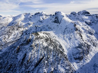 Bulgaristan 'ın Malyovitsa zirvesi yakınlarındaki Rila Dağı' nın şaşırtıcı kış manzarası