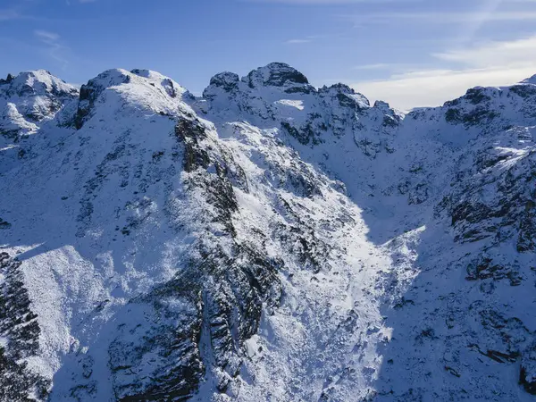 Bulgaristan 'ın Malyovitsa zirvesi yakınlarındaki Rila Dağı' nın şaşırtıcı kış manzarası