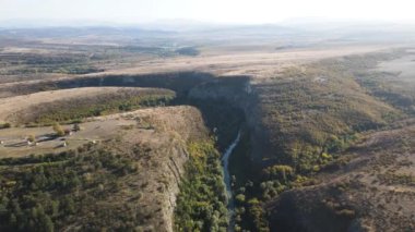 Bulgaristan 'ın Altın Panega Nehri boyunca Iskar Panega Geopark' ın hava manzarası