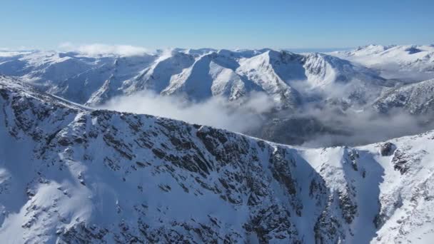 Erstaunliche Luftaufnahme Des Rila Gebirges Der Nähe Des Musala Gipfels — Stockvideo