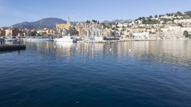MENTON, FRANCE - 27 Ocak 2024: Menton, Provence Alpes-Cote d 'Azur, Fransa' nın panoramik manzarası