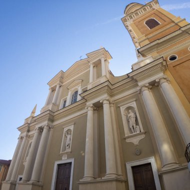 MENTON, FRANCE - 27 Ocak 2024: Menton, Provence Alpes-Cote d 'Azur, Fransa' nın panoramik manzarası