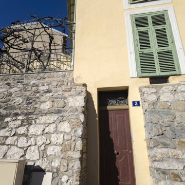 MENTON, FRANCE - 27 Ocak 2024: Menton, Provence Alpes-Cote d 'Azur, Fransa' nın panoramik manzarası