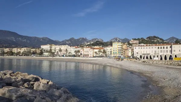 MENTON, FRANCE - 27 Ocak 2024: Menton, Provence Alpes-Cote d 'Azur, Fransa' nın panoramik manzarası