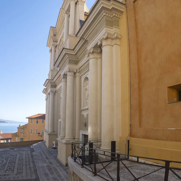 MENTON, FRANCE - 27 Ocak 2024: Menton, Provence Alpes-Cote d 'Azur, Fransa' nın panoramik manzarası