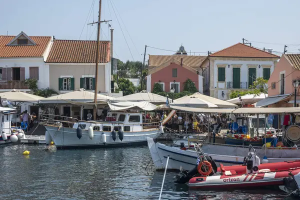 FISKARDO, GREECE - 24 AĞUSTOS 2023: Fiskardo, Cephalonia, İyon Adaları Panoraması, Yunanistan
