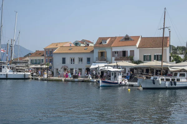 FISKARDO, GREECE - 24 AĞUSTOS 2023: Fiskardo, Cephalonia, İyon Adaları Panoraması, Yunanistan