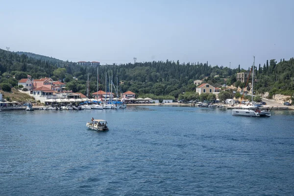 FISKARDO, GREECE - 24 AĞUSTOS 2023: Fiskardo, Cephalonia, İyon Adaları Panoraması, Yunanistan