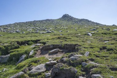 Bulgaristan 'ın Kalin zirvesi yakınlarındaki Rila Dağı' nın İnanılmaz Yaz Manzarası