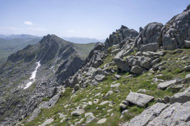 Bulgaristan 'ın Kalin zirvesi yakınlarındaki Rila Dağı' nın İnanılmaz Yaz Manzarası