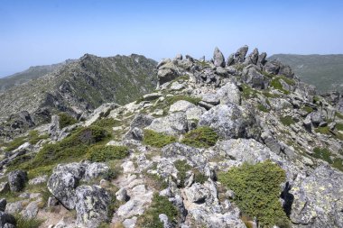 Bulgaristan 'ın Kalin zirvesi yakınlarındaki Rila Dağı' nın İnanılmaz Yaz Manzarası